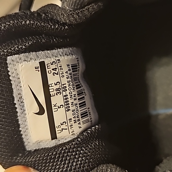 Nike Revolution 4, women size 7.5 black. - Picture 3 of 5